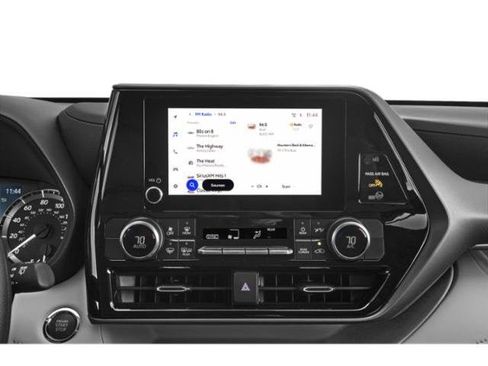 Used 2023 Toyota Highlander LE image 13
