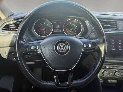 Used 2019 Volkswagen Tiguan SE w/ Panoramic Sunroof Package FWD image 17