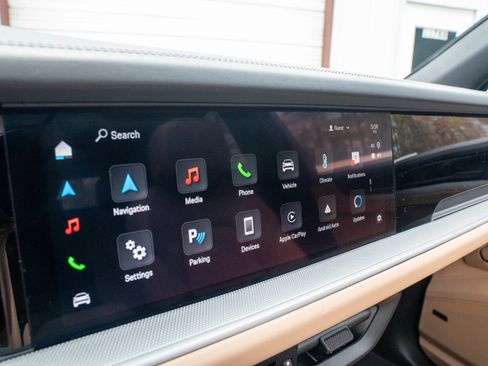 Certified 2024 Porsche Cayenne S image 23