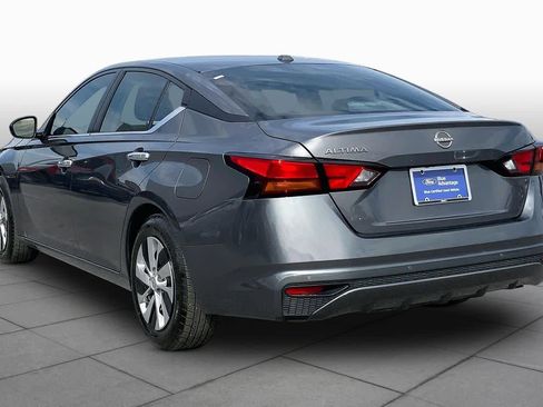 Used 2025 Nissan Altima 2.5 S FWD image 11