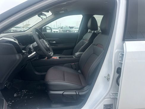 New 2026 Nissan Kicks SR w/ Cold Weather Package image 9