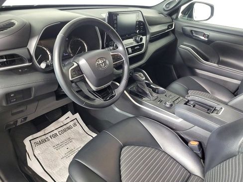 Used 2022 Toyota Highlander XSE image 13