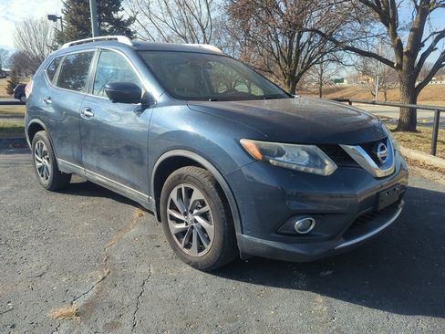 Used 2016 Nissan Rogue SL w/ SL Premium Package image 4