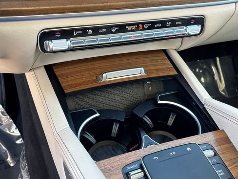 Used 2025 Mercedes-Benz GLS 450 4MATIC image 15