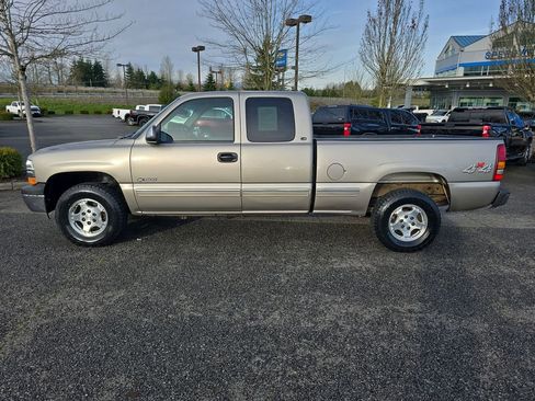 Used 2000 Chevrolet Silverado 1500 LS image 3