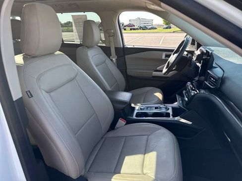 Used 2022 Ford Explorer Limited w/ Limited Technology Package AWD/4WD image 13