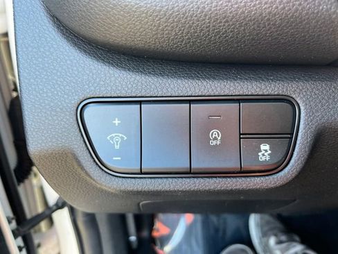 Used 2024 Kia Seltos S FWD image 17