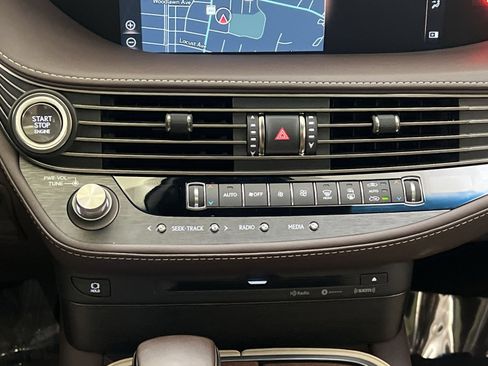 Used 2018 Lexus LS 500 AWD image 19