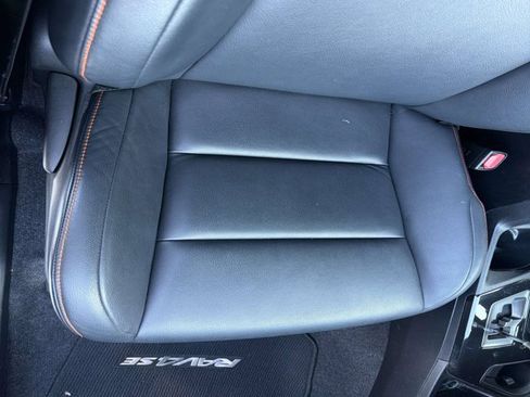 Used 2016 Toyota RAV4 SE FWD image 19