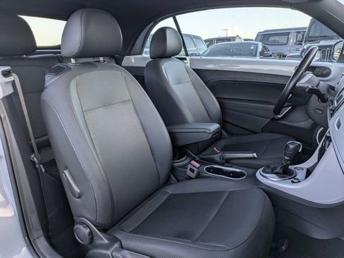 Used 2018 Volkswagen Beetle 2.0T Coast FWD image 19