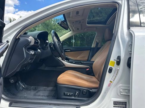 Used 2015 Lexus IS 250 w/ Navigation System Package RWD image 9