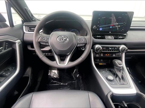 Used 2025 Toyota RAV4 XSE image 6