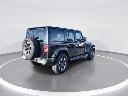 Used 2022 Jeep Wrangler Unlimited Sahara w/ LED Lighting Group image 8