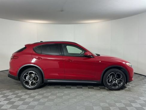 Used 2023 Alfa Romeo Stelvio Ti AWD/4WD image 4