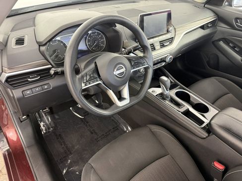 Used 2023 Nissan Altima 2.5 SV image 15