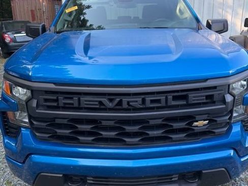 Used 2023 Chevrolet Silverado 1500 Custom AWD/4WD image 2