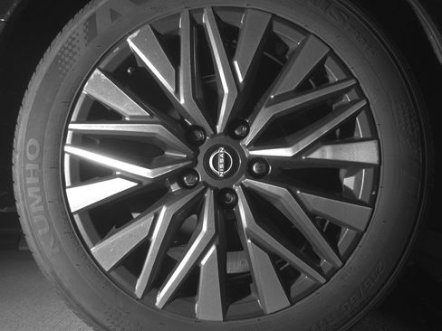 Used 2025 Nissan Altima 2.5 SV image 15