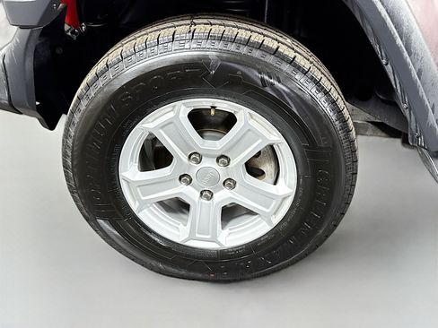 Used 2018 Jeep Wrangler Unlimited Sport S image 37