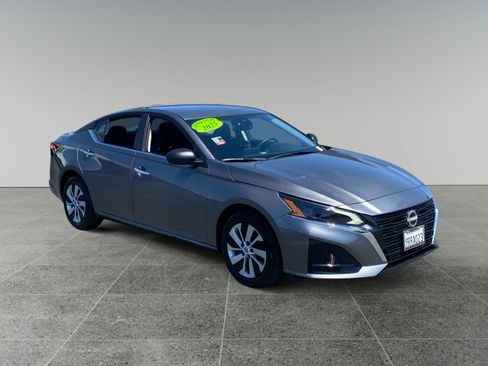 Used 2025 Nissan Altima 2.5 S FWD image 7