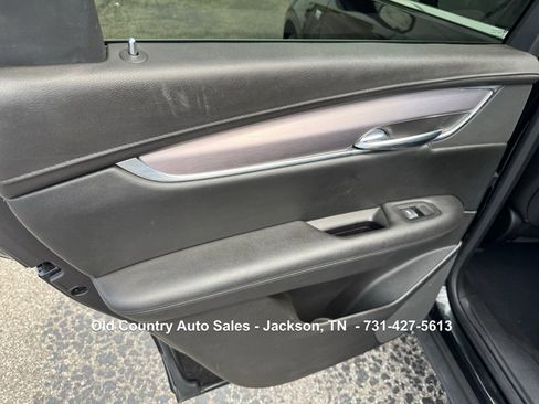Used 2017 Cadillac XT5 Premium Luxury FWD image 19