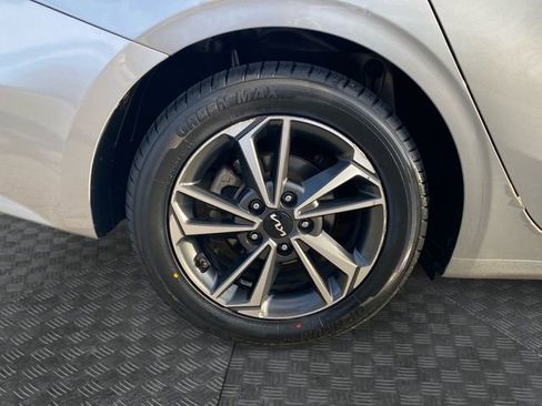 Used 2023 Kia Forte LXS image 32