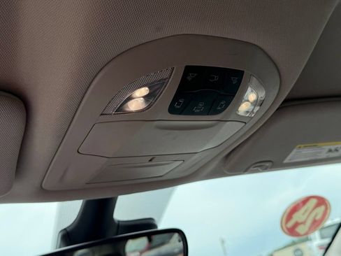 Used 2024 Chrysler Pacifica Touring-L FWD image 28