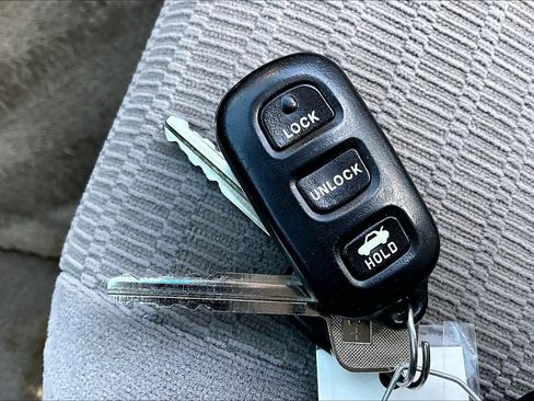 Used 2005 Toyota Camry LE image 13