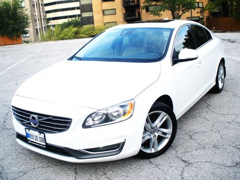 Used 2015 Volvo S60 T5 Premier image 1