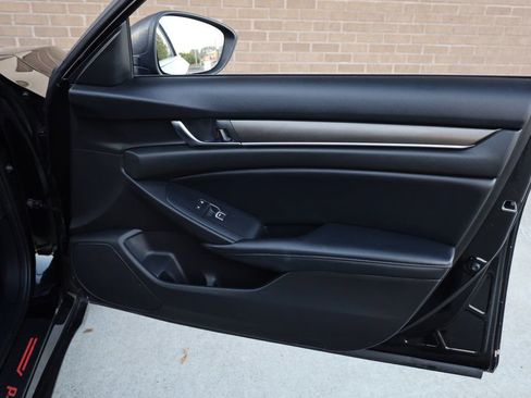 Used 2018 Honda Accord LX image 26