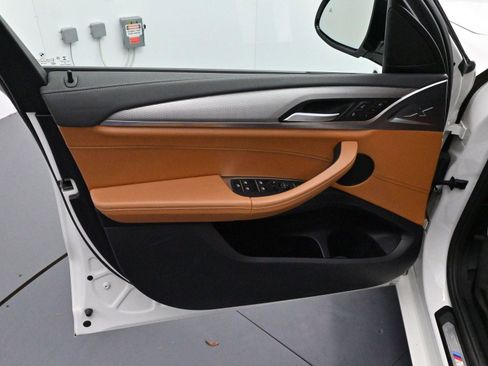 Used 2018 BMW X3 M40i image 9
