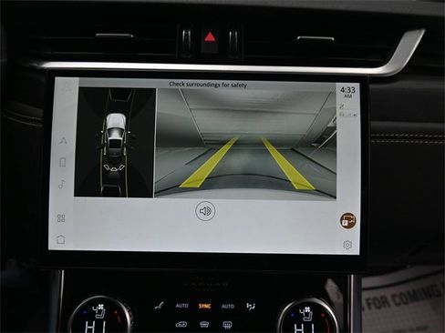 Used 2022 Jaguar XF R-Dynamic SE image 18