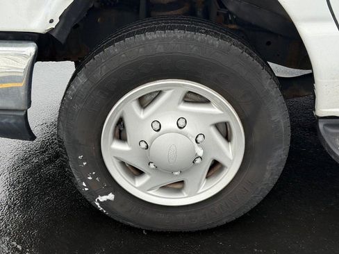 Used 2014 Ford E-350 and Econoline 350 XLT image 9