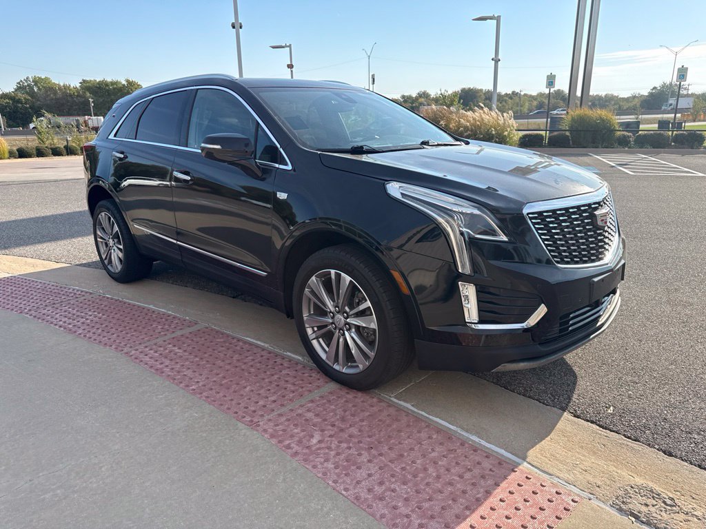Used 2025 Cadillac XT5 Premium Luxury FWD image 3
