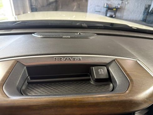 Used 2022 RAM 2500 Laramie w/ Chrome Appearance Group AWD/4WD image 29