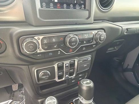 Used 2023 Jeep Wrangler Unlimited w/ Cold Weather Group AWD/4WD image 27