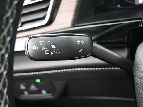 Used 2024 Volkswagen Atlas SEL AWD/4WD image 15