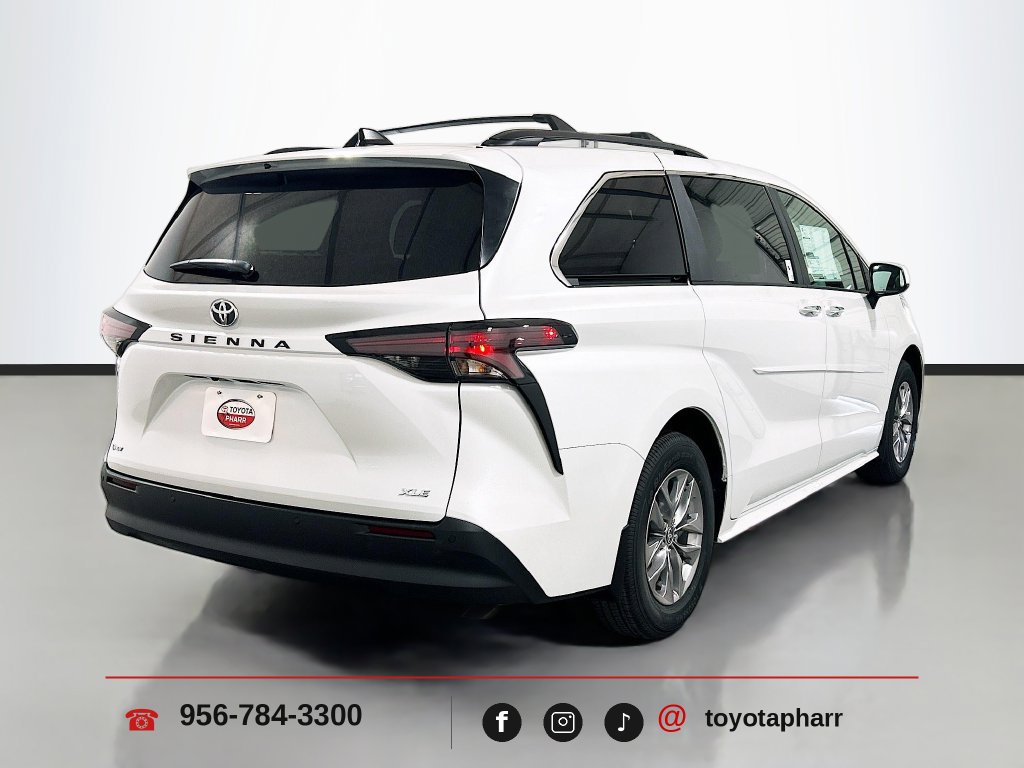 New 2026 Toyota Sienna XLE FWD image 4