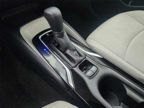 Used 2021 Toyota Corolla LE w/ Carpet Mat Package (TMS) image 14