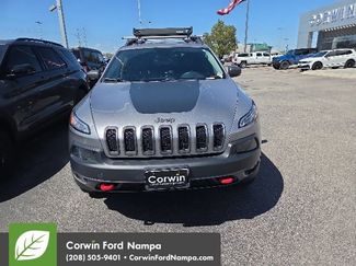 Used 2018 Jeep Cherokee Trailhawk w/ Cold Weather Group AWD/4WD video 2