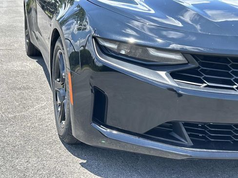 Used 2019 Chevrolet Camaro LT RWD image 13