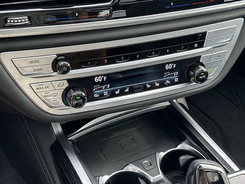 Used 2021 BMW 750i xDrive w/ Autobahn Package AWD/4WD image 37