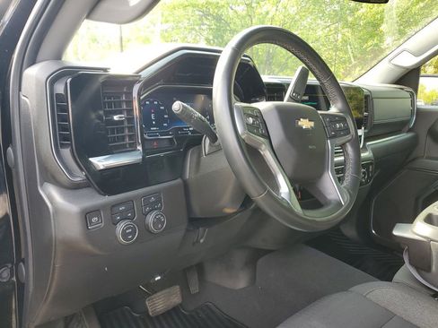 Used 2024 Chevrolet Silverado 1500 LT AWD/4WD image 14