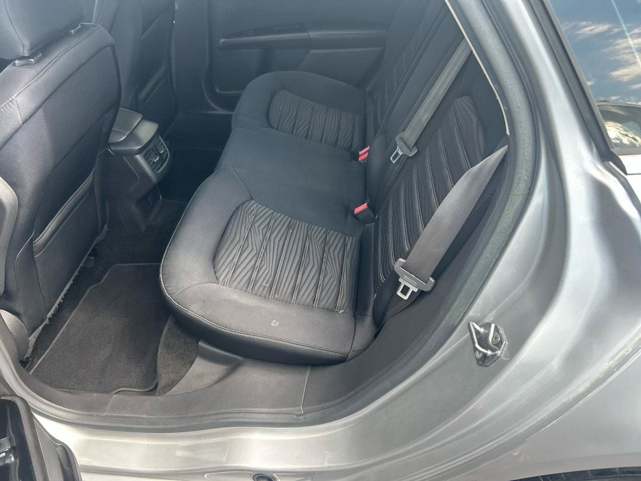 Used 2016 Ford Fusion SE FWD image 8