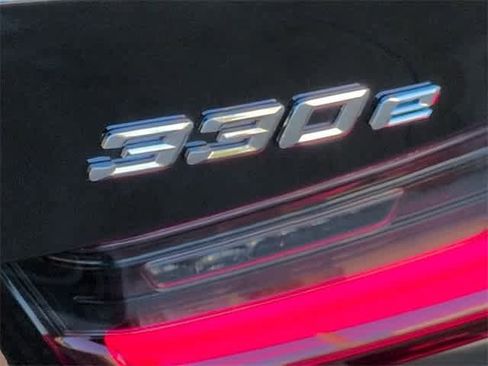 Used 2023 BMW 330e xDrive w/ Driving Assistance Package image 13