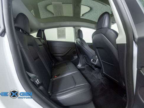 Used 2022 Tesla Model Y Performance AWD/4WD image 34