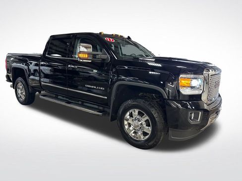 Used 2017 GMC Sierra 3500 Denali w/ Duramax Plus Package AWD/4WD image 8