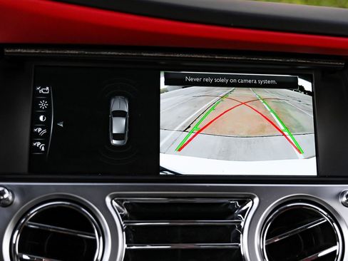 Used 2020 Rolls-Royce Wraith image 33