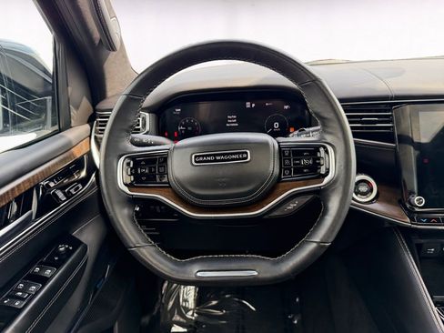 Used 2023 Jeep Grand Wagoneer L Series II AWD/4WD image 12