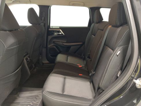 Used 2022 Mitsubishi Outlander ES AWD/4WD image 18