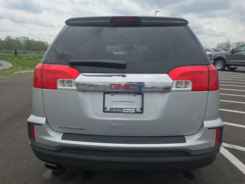 Used 2017 GMC Terrain SLE image 9
